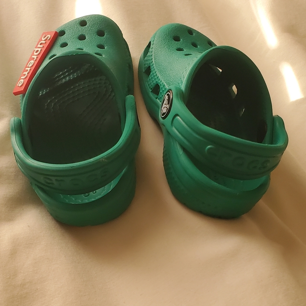 CROCS